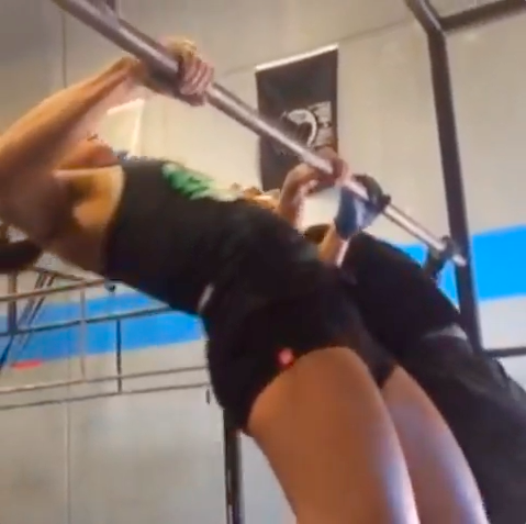 HumanXGear's tweet photo. Team #CrossFitSolano perfecting those kipping pull-ups. #traininghard #regionals http://t.co/mRgNzyVFGp