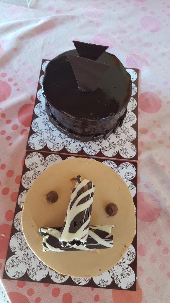 enriquevp's tweet photo. Regalos de TodoRico Exquiciteces: Torta Ferrero y Mouse, enviá nombre y 3 últ. a @andressanchezpy o @enriquevp http://t.co/VvkMwMunRG