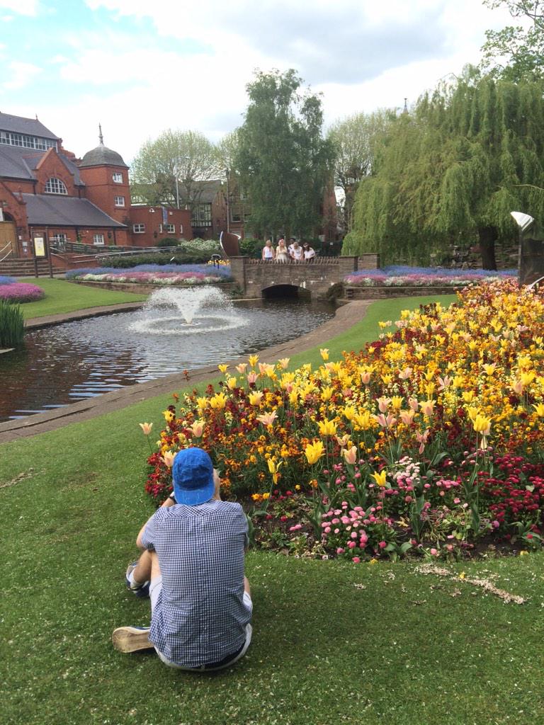 LabelStyleTeam's tweet image. Enjoying the weather for our summer photoshoot ☀️🌸