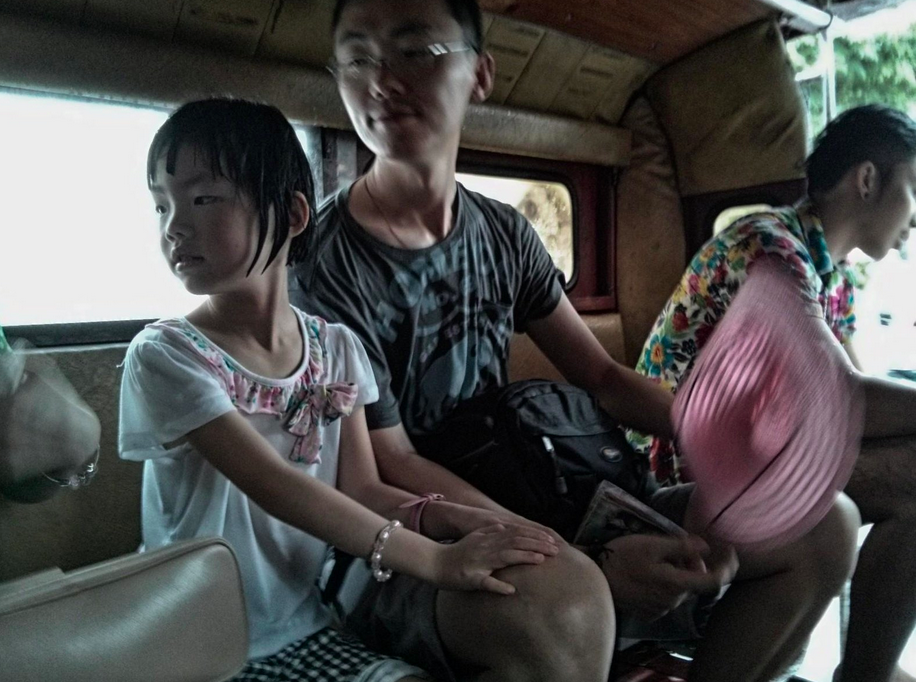 sayhi's tweet photo. “Protect your valuables, cover your backpack, wear protective eyewear.” Hello, Songkran! http://t.co/vulLF9Pa68 http://t.co/03riGgnFb2