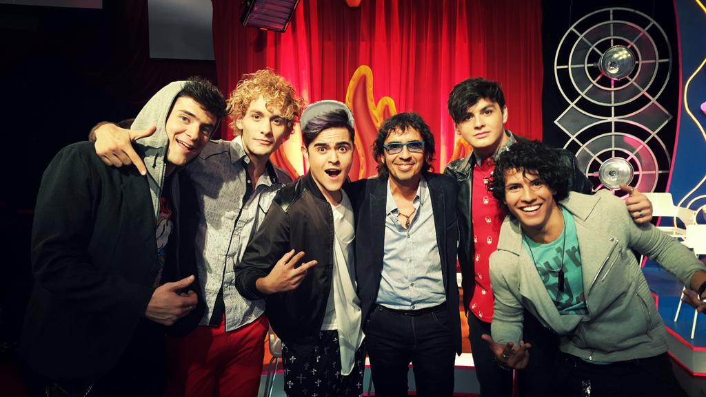 loveandpridemx's tweet photo. Gracias @memodelbosquetv y @tvtelehit por el gran día de ayer!! #NewGeneration #FinalNewGeneration http://t.co/kczkxYMoD5