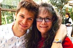 KeeganAFR's tweet photo. #PHOTOS Keegan et sa mère récemment : http://t.co/ca1icqmSjZ