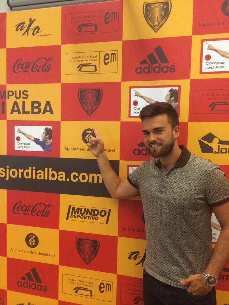 ytfaoficial's tweet photo. Ytfa en la presentación del Campus @JordiAlba como colaborador participe #elamarilloestademoda en #Badalona http://t.co/lBxCMia7XW