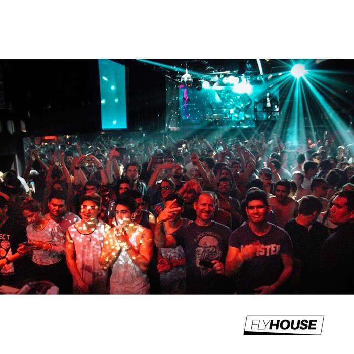 Folckproductora's tweet photo. 24 de Mayo
#FLYHOUSE 

Tickets en Venta
Desigual, 9 de Julio 932 Ciudad http://t.co/3yq9To44id