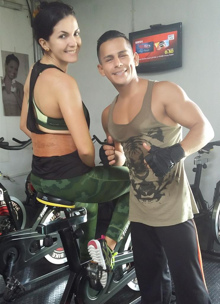 #Fullgym con mirely barzola cansados pero gustazo entrenar a los tiempos 
Ya sabes #sacalomejordeti en <a href="/segaleLIFEgym/">@segaleLIFEgym</a>