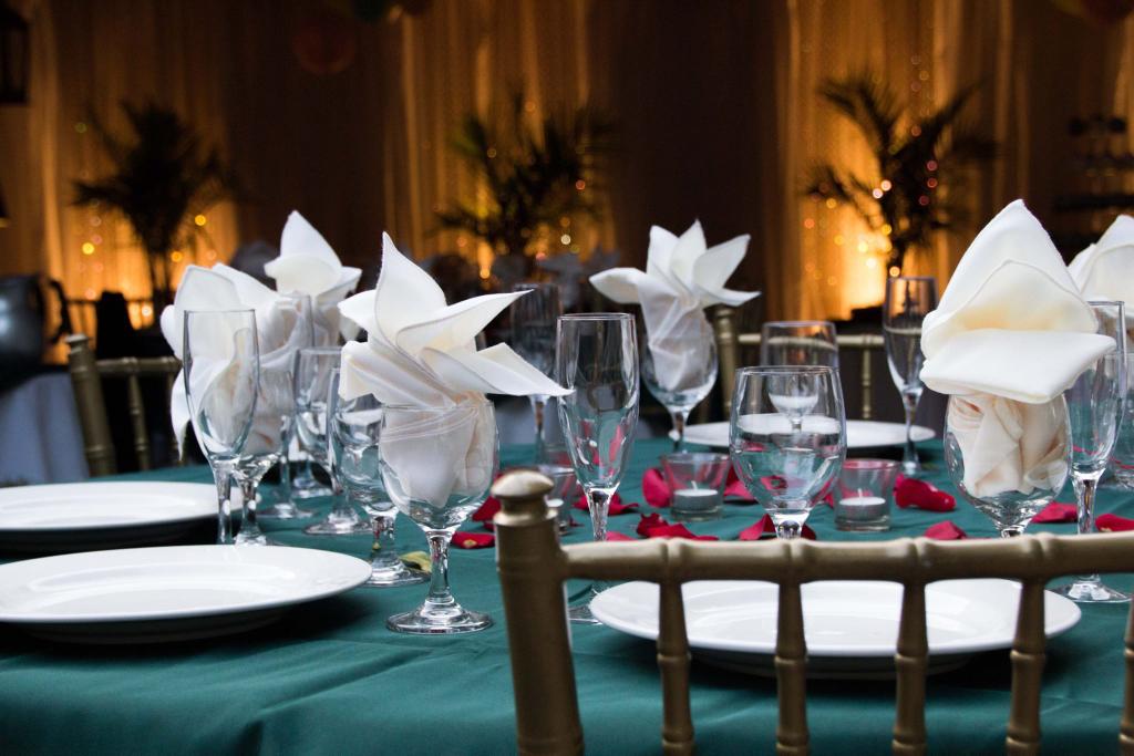 BOSSCater's tweet photo. We are making complete wedding packages. Our A-List vendors can't be beat. Go to our website and get a quote now. http://t.co/ryNZpSdV8K