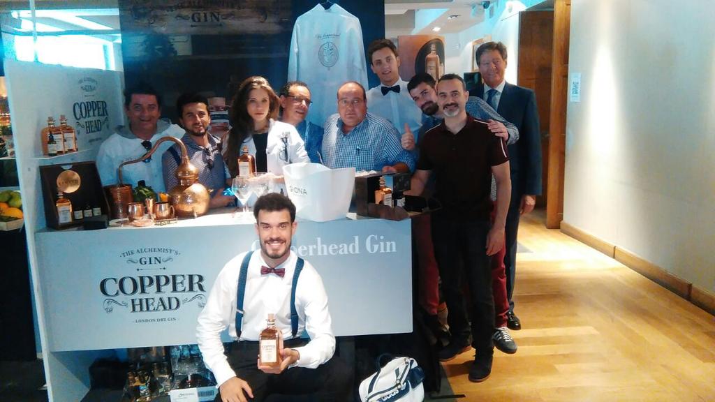 ariasguarin's tweet photo. En la #presentación de la #gin #Copperheadgin  . Evento #Ginmotive2015 #Madrid  @auracafe_murcia @CopperheadGin http://t.co/Rdk4amyY0E