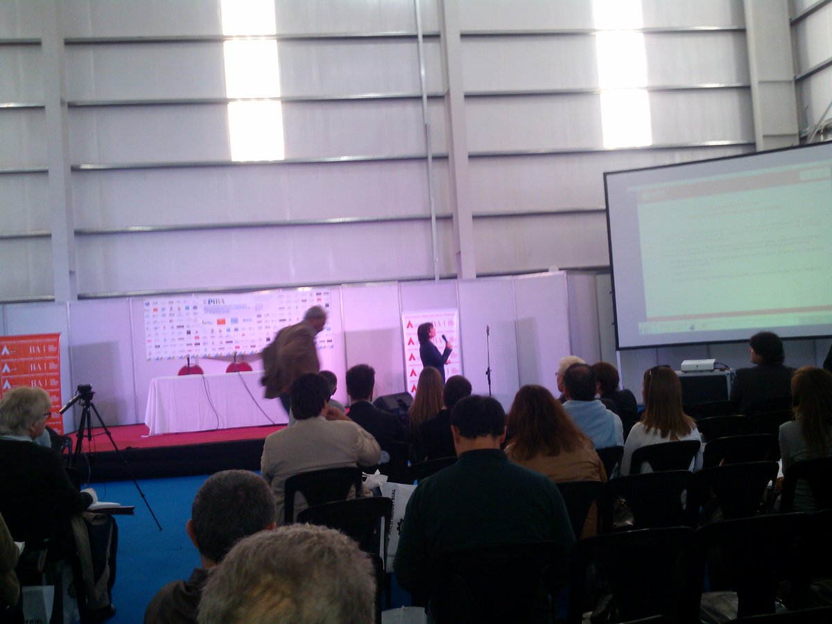 epiba2016's tweet photo. AHORA charlas sobre Aspectos Ambientales de radicación industrial EPIBA2015 (OPDS) Lic Patricia Pastore. http://t.co/hZBS4Maz5x