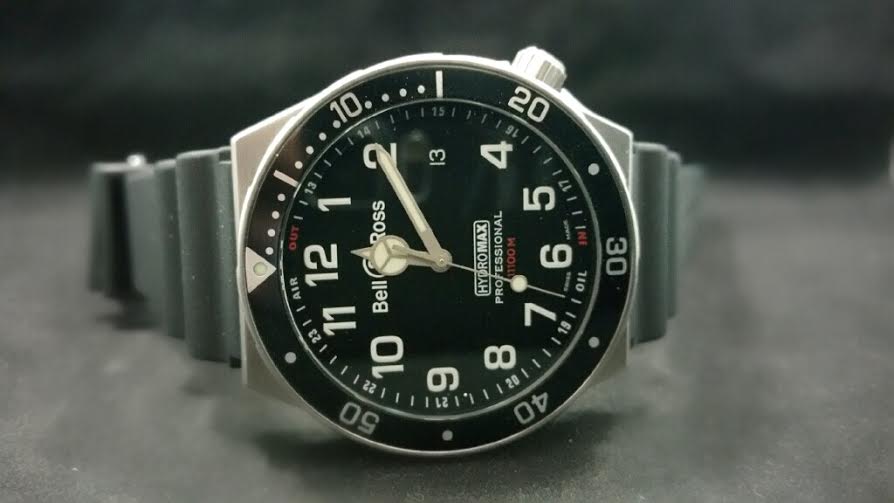 SwissLuxe's tweet photo. Bell&amp;Ross Hydromax is made w/ a special type of silicone oil called Hydroil to protect the watch from huge pressures. http://t.co/AYQpmOIgG3