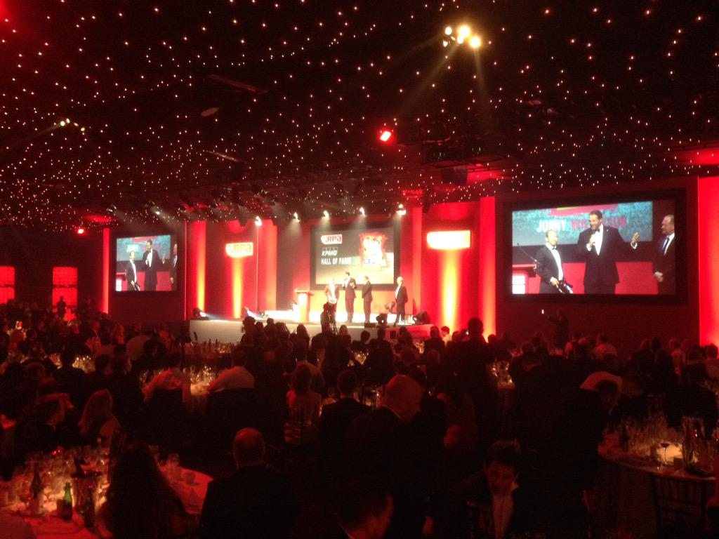 Johnny Wilkinson gets inducted into Rugby Players' Association Hall of Fame. Incredibly well deserved. #RPAAwards