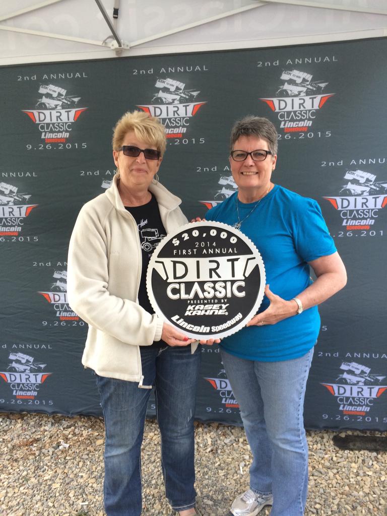 siegel_racing's tweet photo. Hot mamas! Twitterless Kitten Siegel and @BarbaraHaas2 take over the modeling with the @dirtclassic trophy! #goposse http://t.co/Lnme7jgiu5