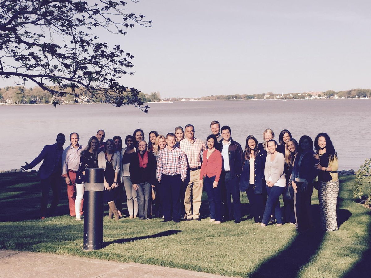 RJStelter's tweet image. Here&apos;s to a perfect, Kool-Aid fill evening @HermanMiller Marigold. Don&apos;t mind the creeper in the corner. #SMBBootcamp