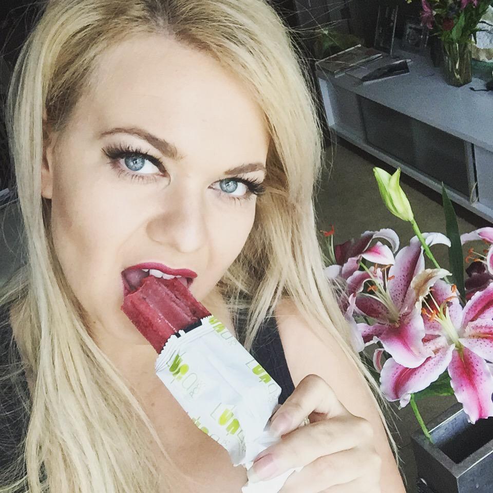 AngelineRTroy's tweet photo. Absolutely love raspberry chocolate chip @_LunaPops - my favorite treat to cool off with! 😍 http://t.co/SPArkSJAcT