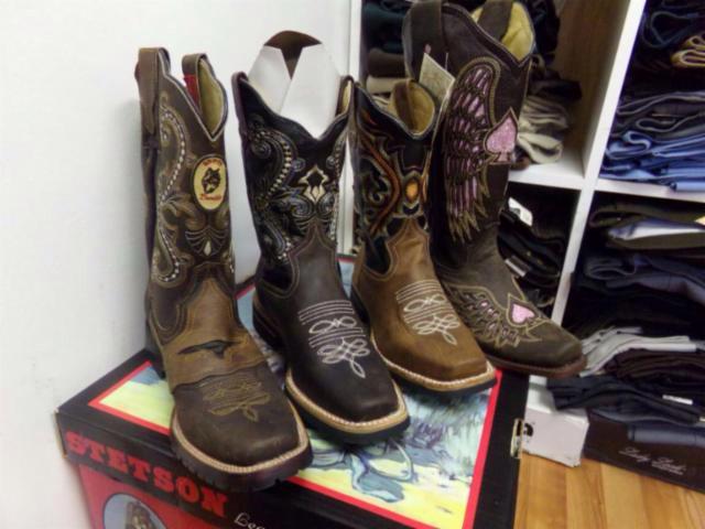 marcellebrooke4's tweet photo. I like it! "Cowboy boots" on #wallapop http://t.co/ZZGptm55qA http://t.co/rCp6hgMuWt