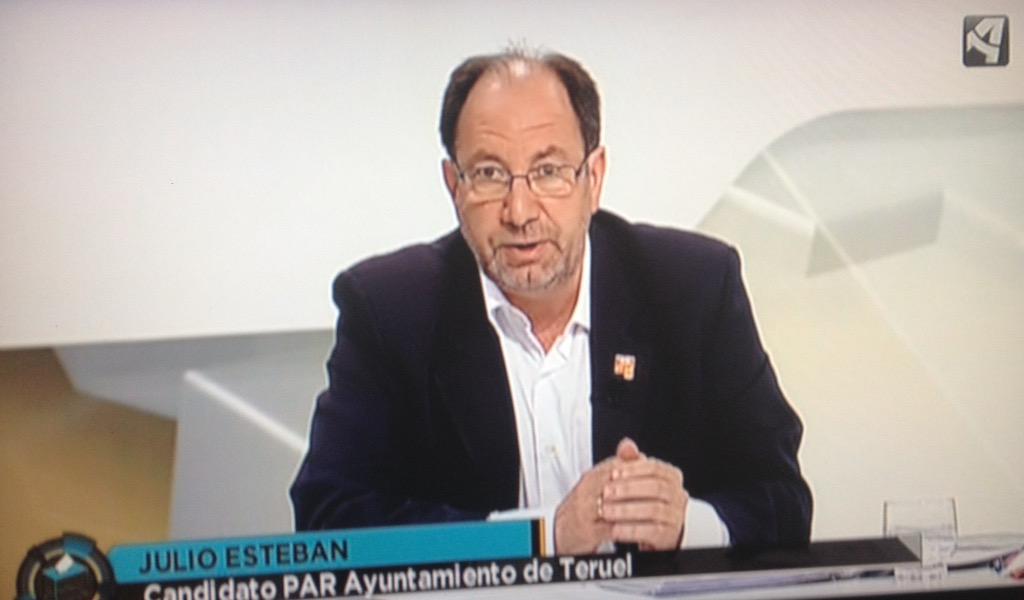 Ciudad_Teruel's tweet photo. Julio Esteban centrado y desde la humildad  presentando el mejor proyecto para la ciudad de #Teruel #24MAragón http://t.co/vHh3oUMlYR