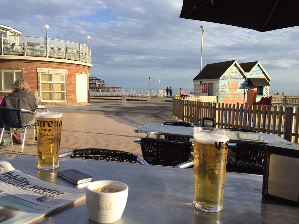nathanemmingham's tweet photo. Couple of pints on the front then heading to @TheCricketersBN for some quality food #perksofworkingaway http://t.co/wPMynH5JWc