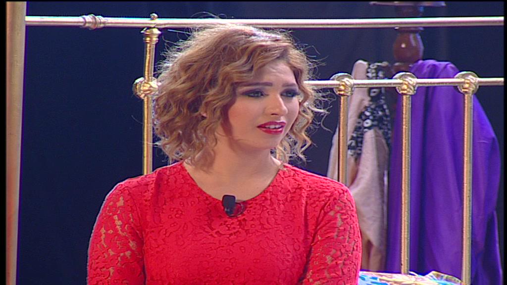 NajmatAlArabTV's tweet photo. #نجمة_العرب شيرين سيف النصر تؤدي مشهد من فيلم "سارق الفرح" لا تنسوا التصويت لها على الرقم 0088216101026 http://t.co/nHUYQcJhTC