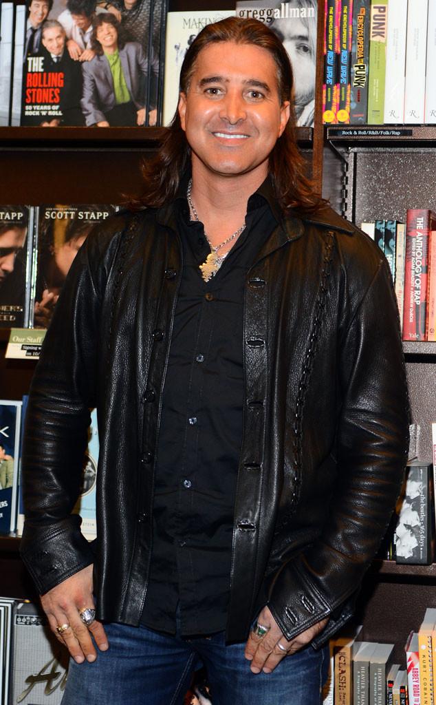 enews's tweet image. Scott Stapp opens up about his bipolar disorder diagnosis following a very public meltdown: bit.ly/1QJUtHp