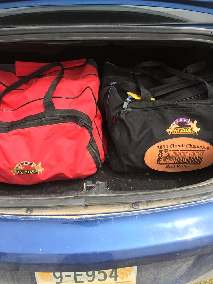 bart_man_miller's tweet photo. On the road again Redding, Las Vegas  then Cloverdale  @BarstowProRodeo @ProRodeoOnline http://t.co/wQlMhwX8v3