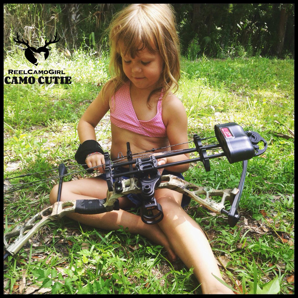 ReelCamoGirl's tweet image. Josephine is our #CamoCutie of the Day! Thank you @Food_Hunters (IG) for sending this adorable photo. #ReelCamoGirl