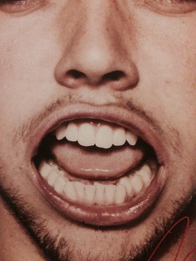 ash_goku's tweet image. Why does Ashton have so many teeth?! 😂 #ROWYSOTour