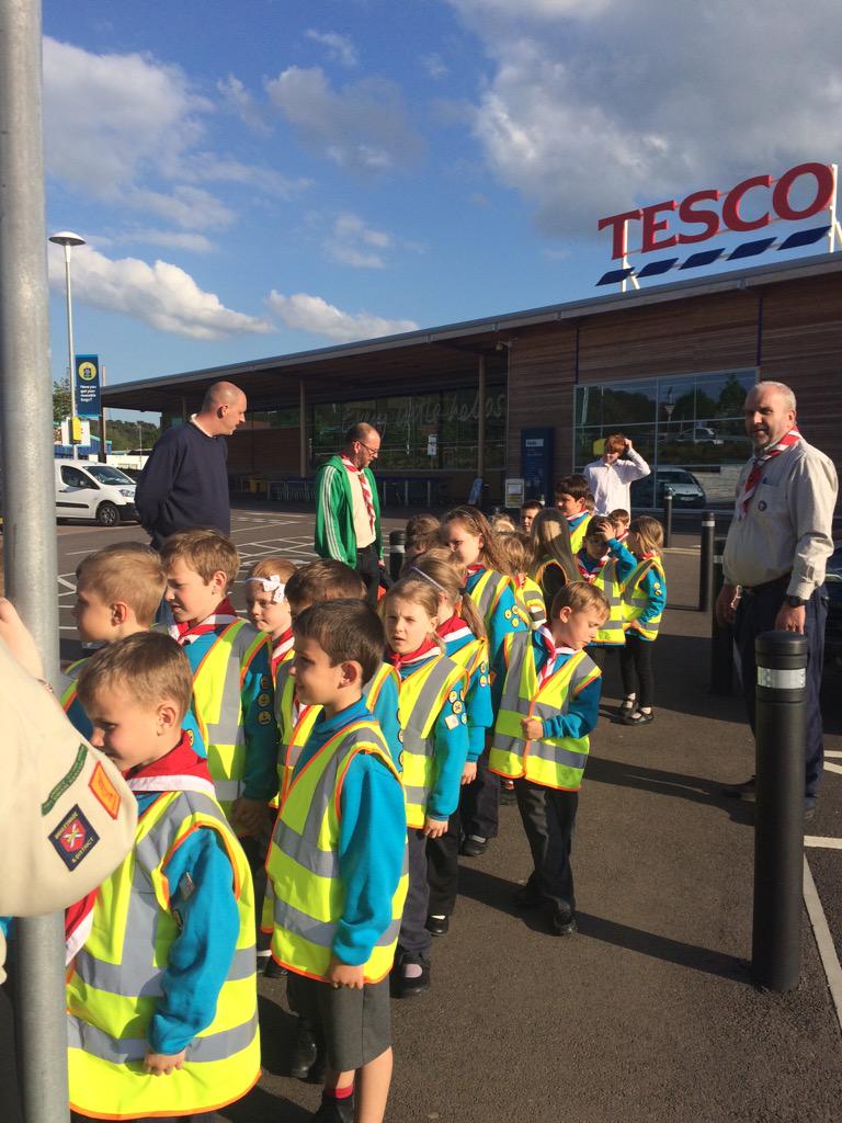 kelzjames's tweet image. Swan Beavers learning Road Safety this evening at Tesco Sandy @Sandy6796  @Daveharwood1982