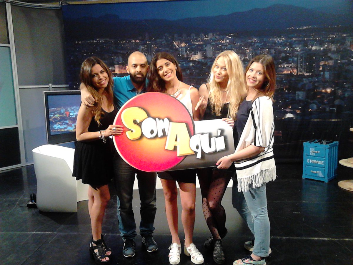 30anysapropteu's tweet photo. Avui a partir de les 23h entrevista i actuació de @GELgrup @somaquitv @CanalTerrassa amb @oriolcarreras #somaquidenit http://t.co/CsOeIJVoO2