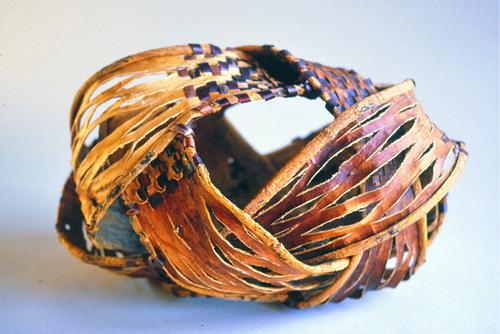 WorldArtJournal's tweet photo. Beautiful basketry art in mulberry bark from Sekijima Hisako http://t.co/KKK9GwTm4u #craft #Japan http://t.co/4g9dkH8V6T