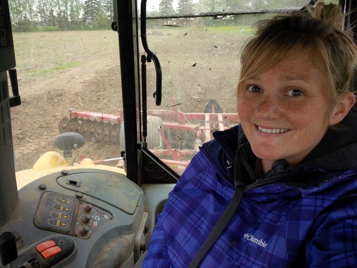 kathryndoan's tweet photo. Something incredibly satisfying about disc'n to help clear land to #plant2015! #highsatisfaction #ontag #soybeanssoon http://t.co/6nt3Wx0Ytk