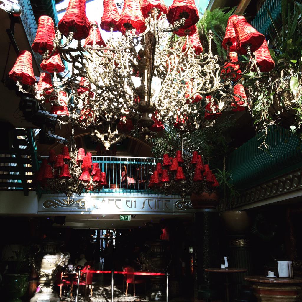 JulanneB's tweet photo. Today in Cafe En Seine - Dublin.#Ireland #Dublin #cocktails #friendship #motherland #happy #friendship #emeraldisle 💚 http://t.co/BkOIAsCyg3