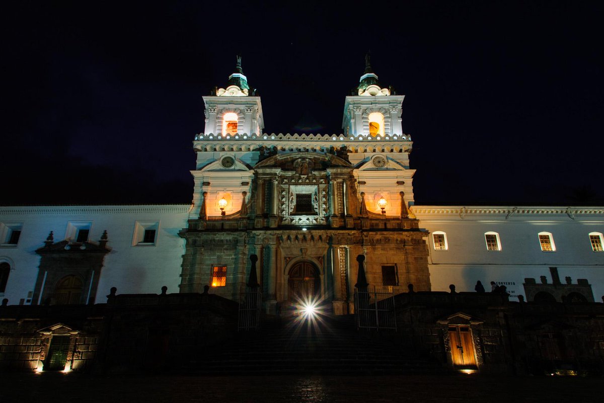 OnlyEcuador's tweet photo. The San Francisco Church in Quito, Ecuador was built during the 16th century and it's still standing today. Beautiful http://t.co/w1noHFfVdQ