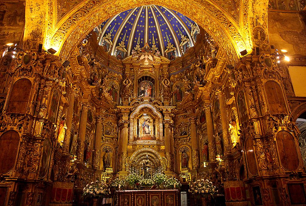 OnlyEcuador's tweet photo. The San Francisco Church in Quito, Ecuador was built during the 16th century and it's still standing today. Beautiful http://t.co/w1noHFfVdQ