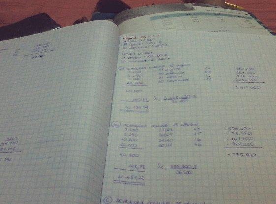 _BEAtriz28's tweet image. Doing some homework before leaving for my school trip. #EndlessHomework