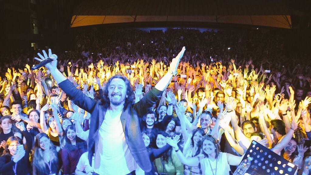 Teşekkürler👏👏👏  Yaşar Üniversitesinde bizi dinleyen eşlik eden muhteşem koroya gelsin👍👍👍