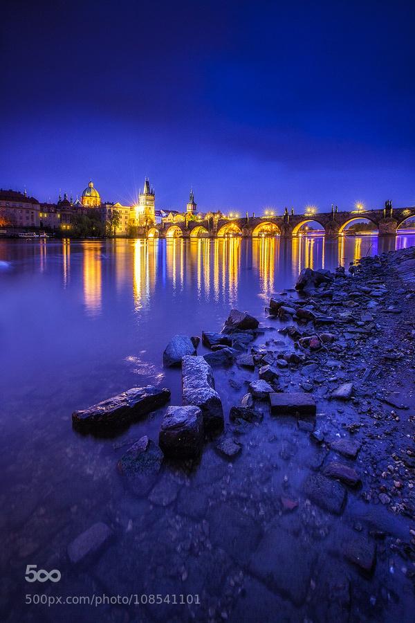 CoverGap's tweet photo. ...#Praha XXXIX... ... - http://t.co/w5cxaX9oZo #Bridge #Charles #City #Cityscape #Karluv #Landscape #Lights http://t.co/kPKXQV09DD