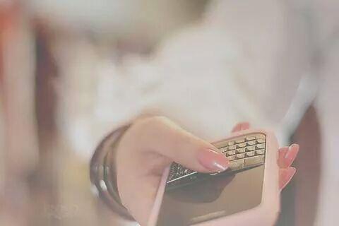 أَمنعَ نفسي من الانتباه إلى نفسها في انتظارك.:::::::♥