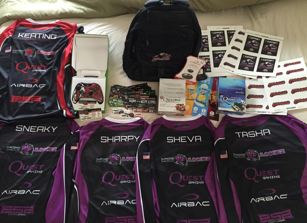 TeamCarnageLLC's tweet photo. The @TeamCarnage_COD Ladies are ready for #UMGCali! Thanks to @eSports_Apparel @Modjunkiez @QNGaming and Airbac! #TC http://t.co/FGosjkXLxK