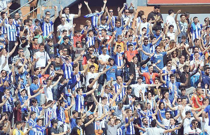 CanyerosCBrava's tweet photo. Apoyamos a los del Norte y no nos olvidamos de los del Sur. Por ser #Decano y por esa gran afición, #SalvemosAlRecre! http://t.co/dj60v4VTWP
