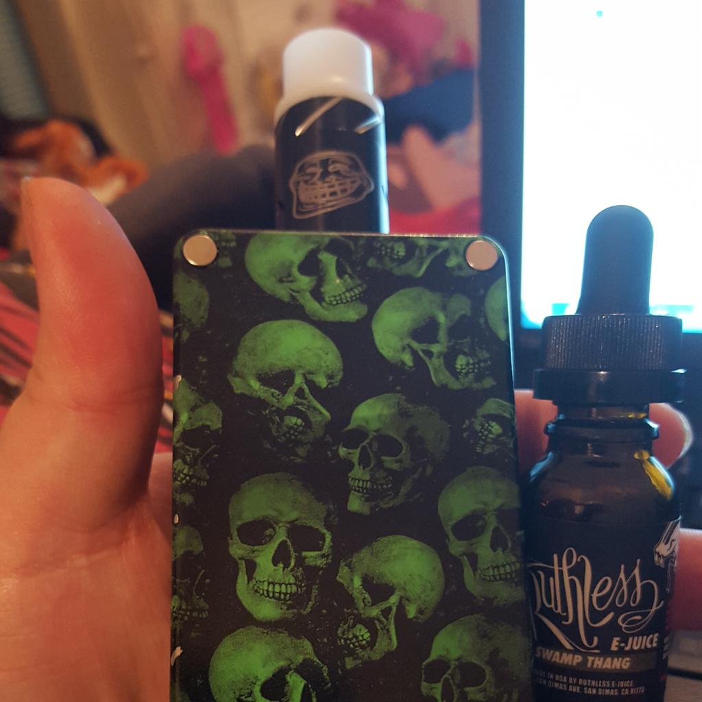 opieburge's tweet photo. All about flavour and clouds.
#vapelyfe #vapelife #greyhaze #ukvapers #ukvapeclouds #ukvapecommunity http://t.co/m3ReXtow1z