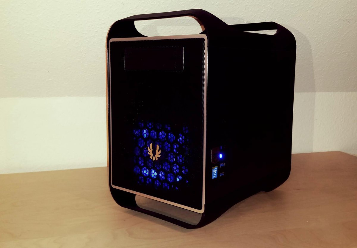 Shazaya2009's tweet photo. I just finished my first self-build-computer! :)) #pcbuild #gaming #gamingpc #BitFenix #BitFenixProdigy http://t.co/gdcEC6UyJo