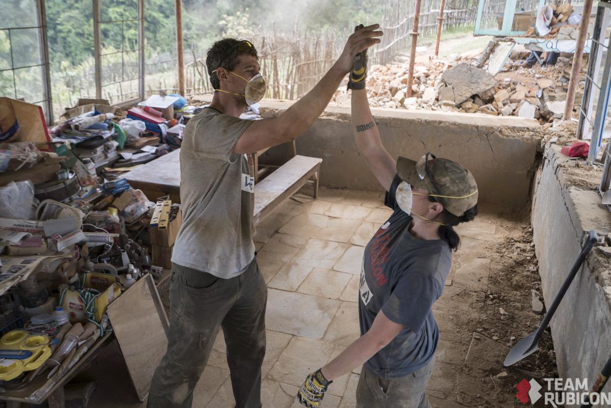 TeamRubicon's tweet photo. #OpTenzing is overflowing with teamwork. More proof here: http://t.co/vjFxO7KtQO http://t.co/RCifomedxD