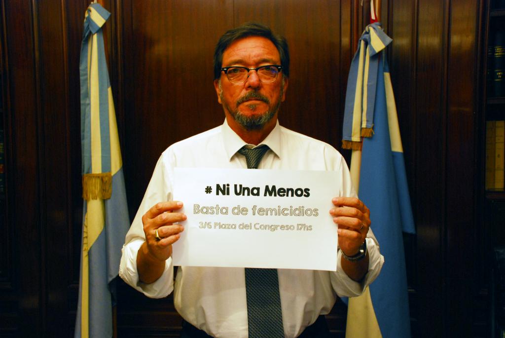 PemoGuastavino's tweet photo. #NiUnaMenos http://t.co/evnSsvPF9l