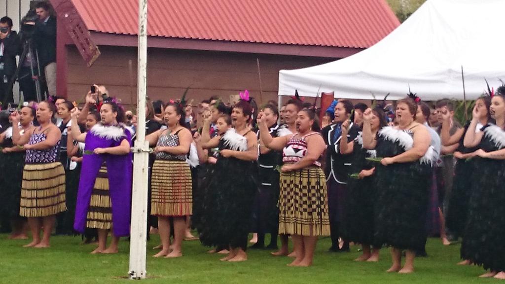 KensingtonRoyal's tweet image. The pōwhiri welcomes Prince Harry to Putiki Marae #RoyalVisitNZ