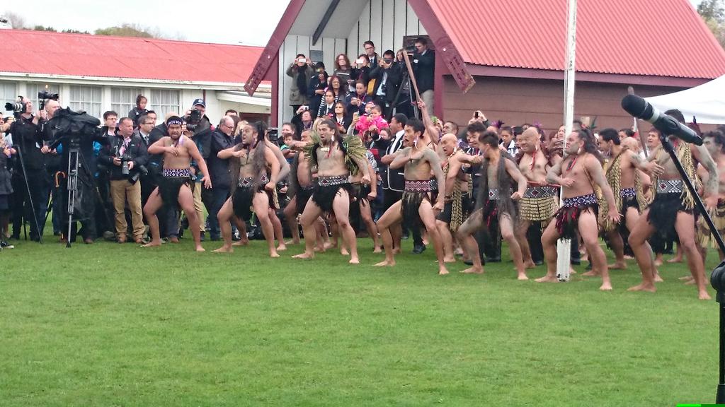 KensingtonRoyal's tweet image. The pōwhiri welcomes Prince Harry to Putiki Marae #RoyalVisitNZ
