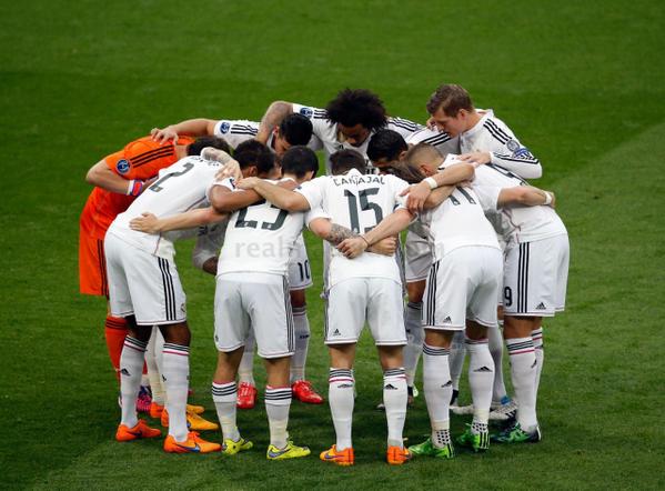 RMadrid_min93's tweet photo. Es un sentimiento, no trates de entenderlo ¡ HALA MADRID ! http://t.co/22qH1Wu2TG
