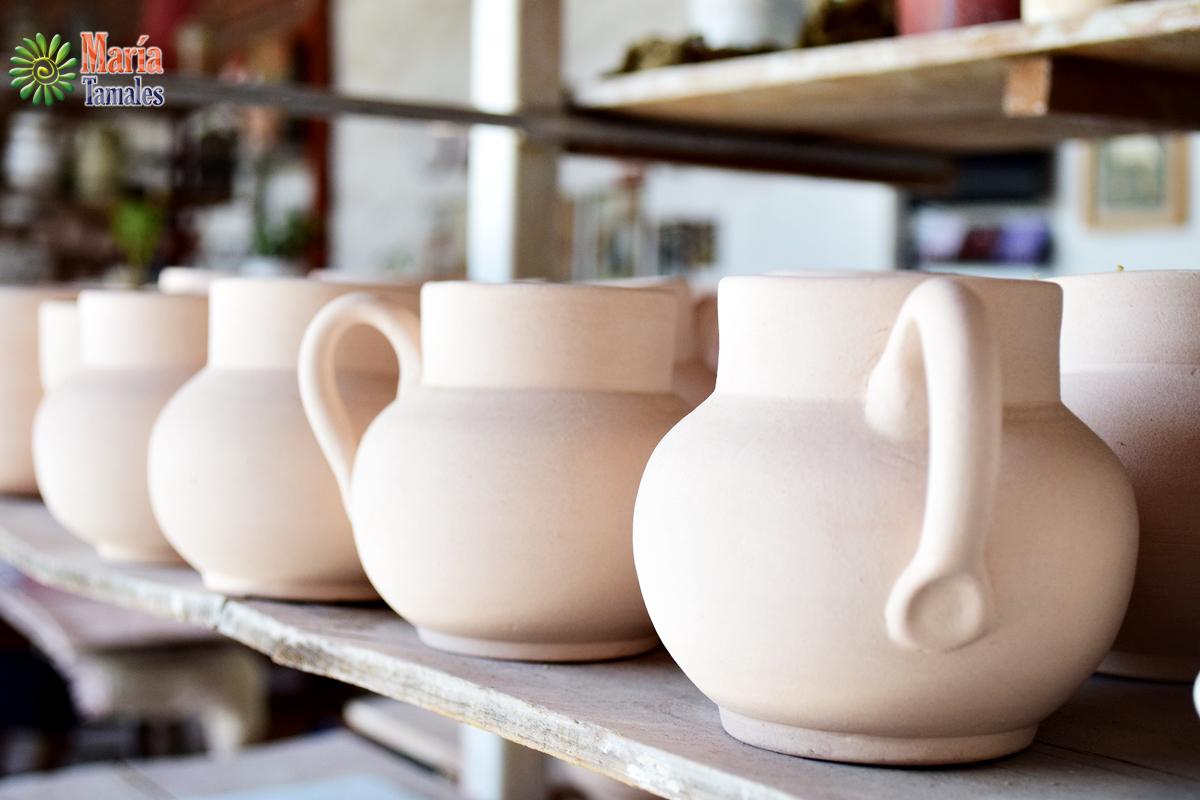SoyMariaTamales's tweet photo. Visitando el taller de Paco Padilla, aquí a 1 cuadra de mi tienda en #Tlaquepaque. #artesanias #barro http://t.co/nx87KsqhPX