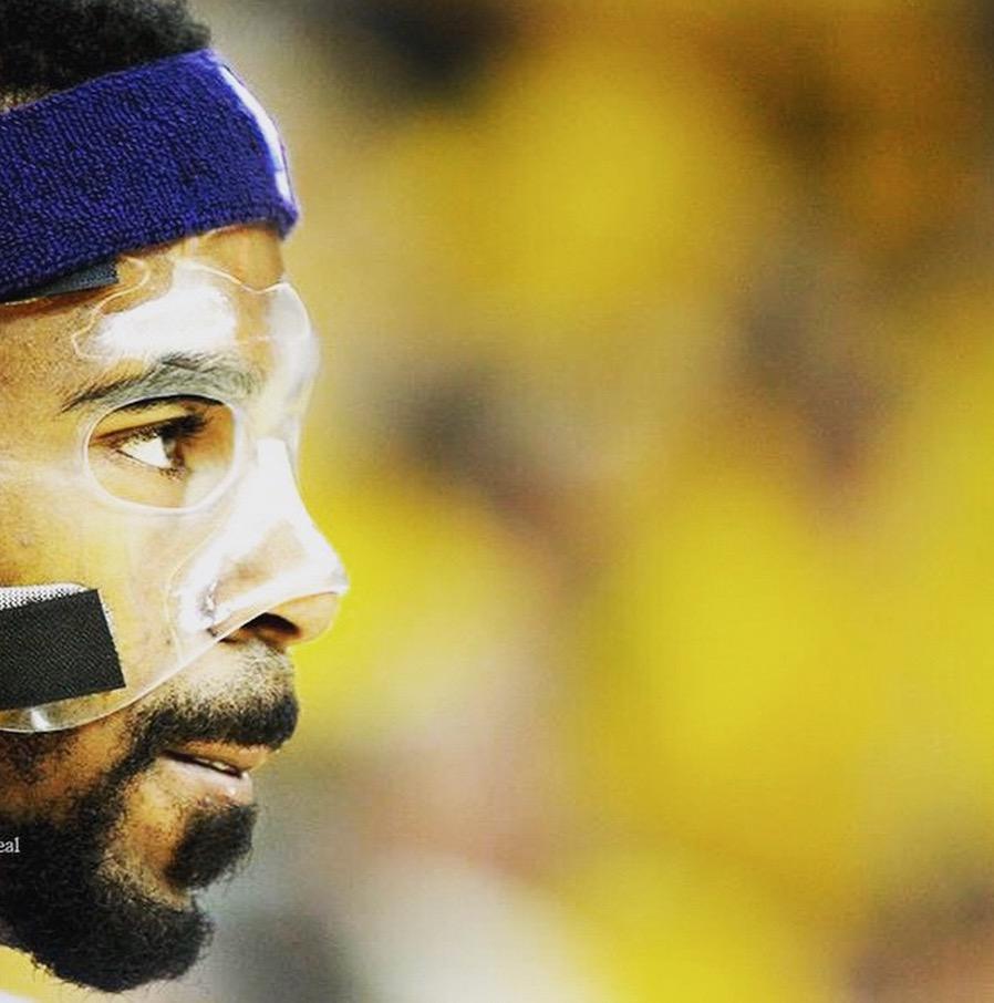 memgrizz's tweet photo. Hey #GrizzNation, is anyone masked up for Game 5?! Show us, use #MaskedValuablePlayer http://t.co/s8ls5KPTdm