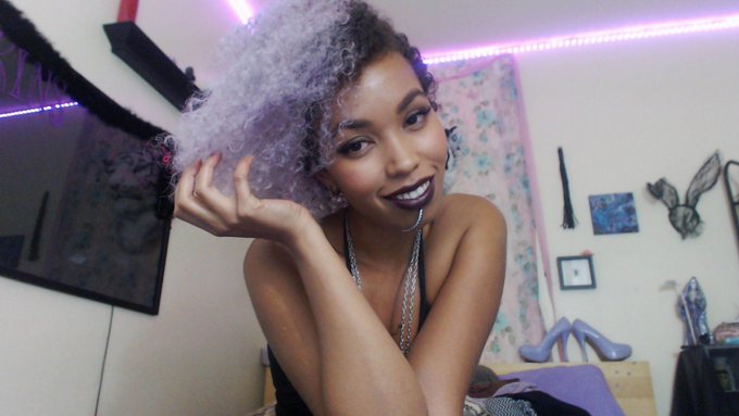 I'm live! Come see me make all these cute faces, and many more! http://t.co/NDfpsylsmL<a href="/tag/goddess"class="tags"><span>#goddess</span></a>