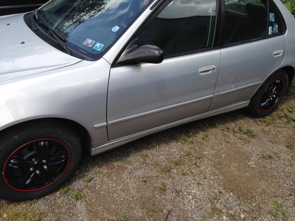 niQcole7's tweet photo. my sweet whip! totally stock Toyota Corolla that's been wrecked once #car #Toyota #AmICoolNow #guypost
no ���� http://t.co/atw4GJGzc6