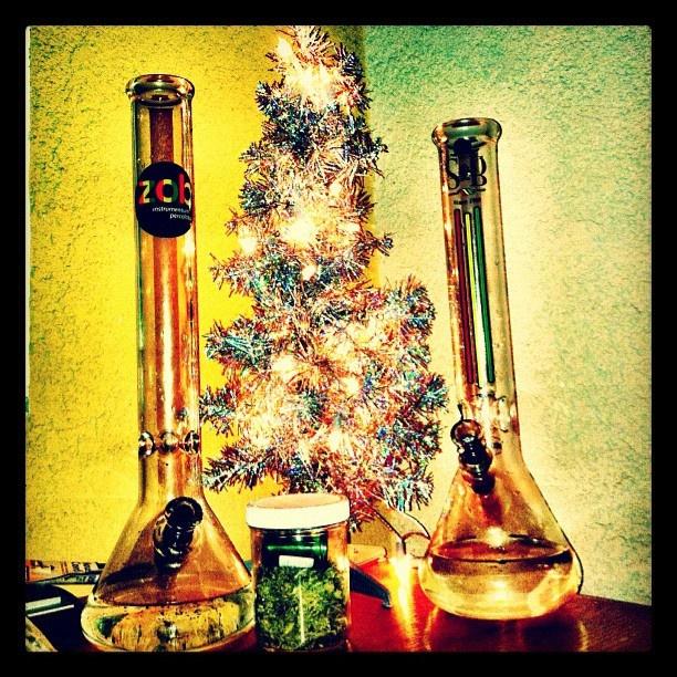 FunnyPipe's tweet photo. #marijuana http://t.co/GCAysK0Nr3